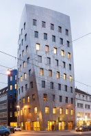 Gehry-Tower_office_building_Goethestrasse_Reuterstrasse_Mitte_Hannover_Germany