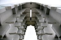 800px-Korea-Gyeongju_Tower-A_view_from_the_botton-01