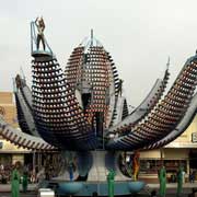 555-USJ-18MAR08-0019wt