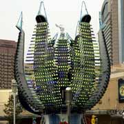 555-USJ-18MAR08-0066wt