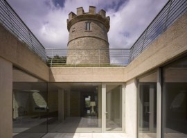 Round-Tower-House courtyard