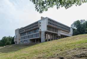 le-corbusier-fernando-schapochnik-couvent-sainte-marie-de-la-tourette-1957