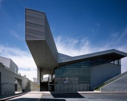 1024px-DiamondRanchHS_-_CarolHighsmith_-_4