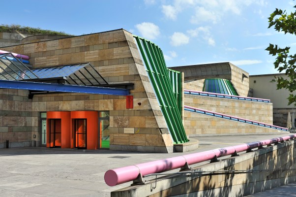 Neue_Staatsgalerie_Fassade__2_