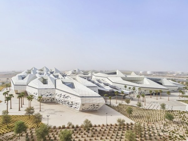 016_ZHA_KAPSARC_Windcatcher_Roof_Profile_C2A9Hufton+Crow