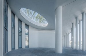 18报告厅单独入口