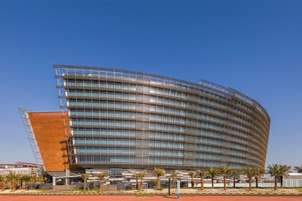 002-Carousel-004-2018JG20-018